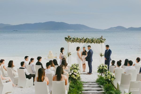 Đám cưới bãi biển Việt Nam: Top địa điểm kết hôn lý tưởng nhất