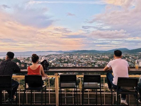 Chuon Chuon Bistro & Sky Bar offers a new sunset view