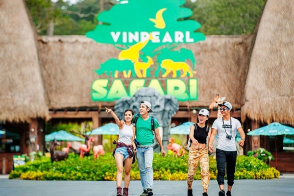 Experience going to semi-feral Zoo - Vinpearl Safari Phu Quoc